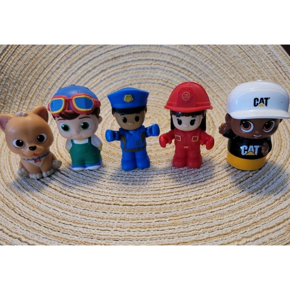 Jazwares CoComelon Moondog Bingo Dog Caterpillar Workr Little People Fire Police